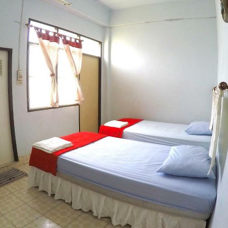 Fame pensión Chumphon Exterior foto